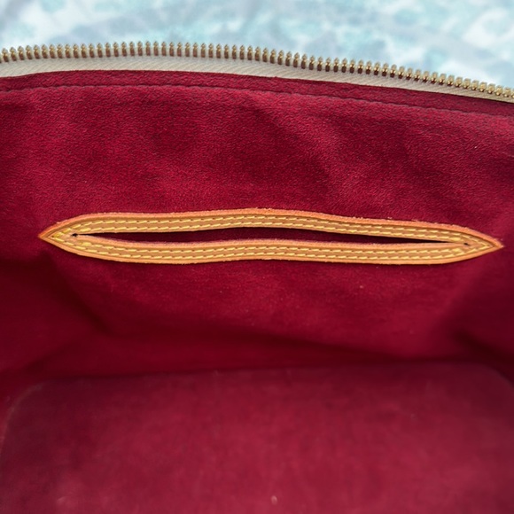 LOUIS VUITTON - Picture 3 of 6